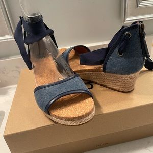 Original UGG AWELL Women’s Espadrilles Sandals Brand New